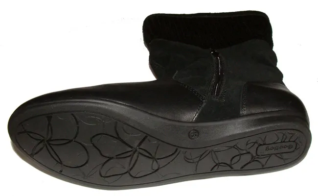 Clarks NO TINSEL BLACK