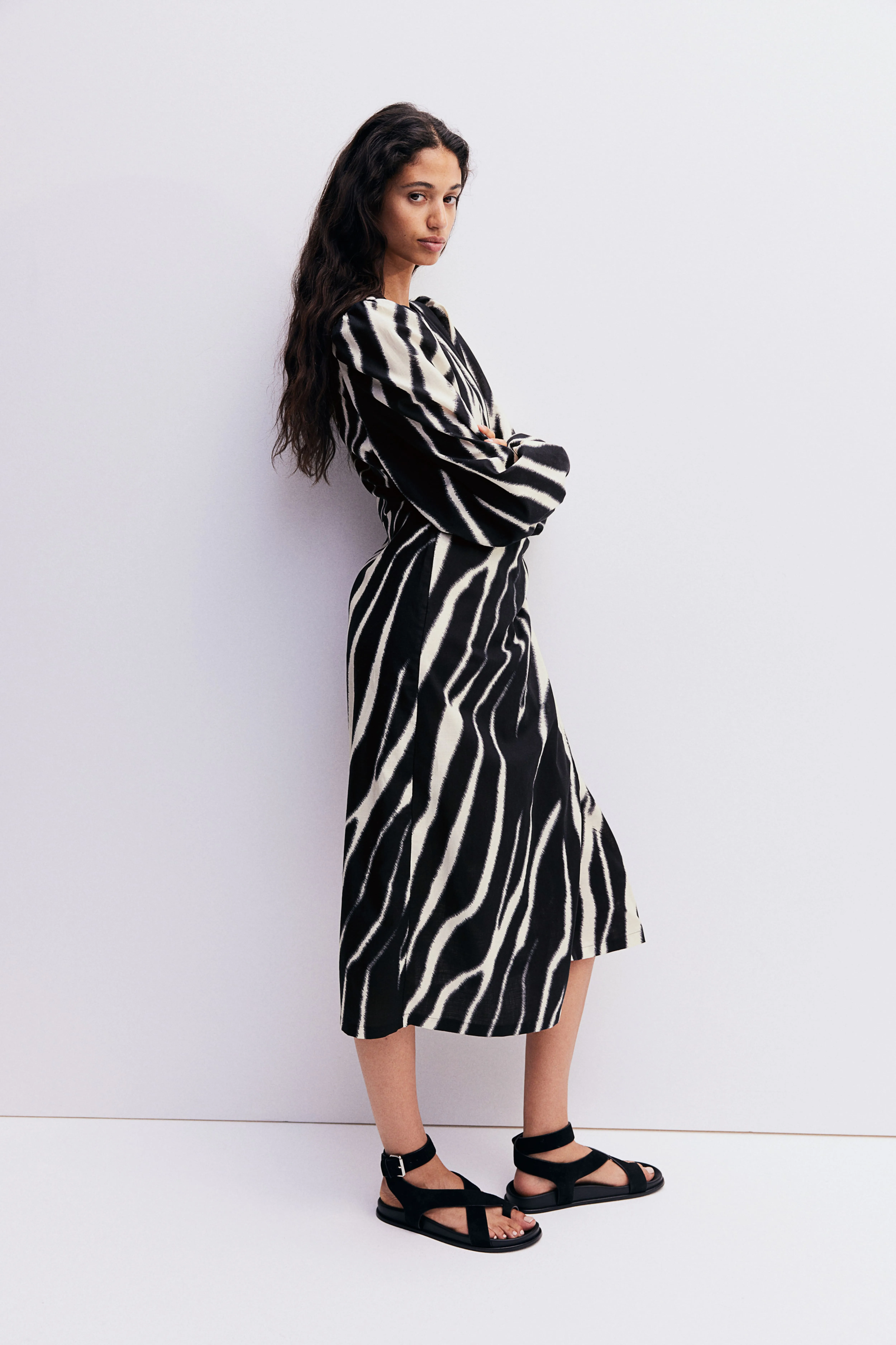 Cotton wrap dress - V-neck - Long sleeve - Black/Zebra print - Ladies | H&M GB