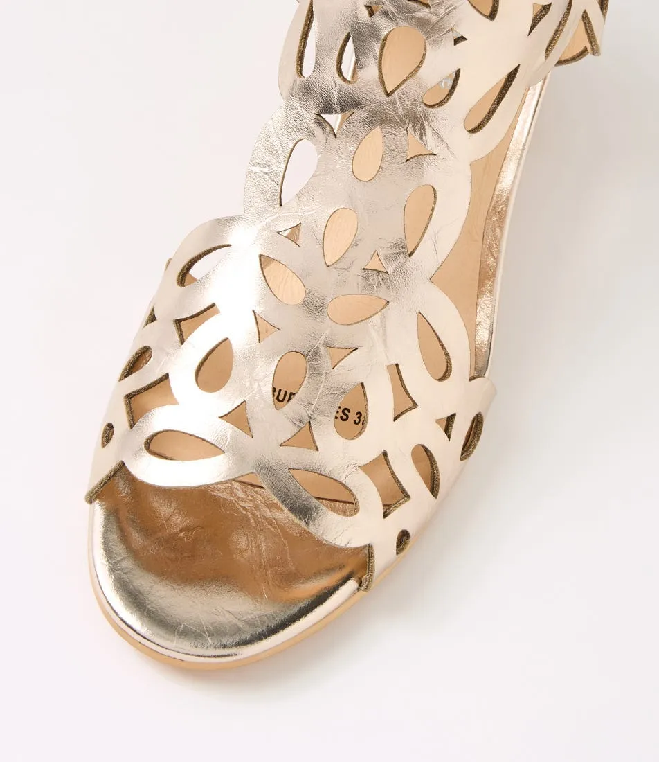 DJANGO & JULIETTE Bufordes Champagne Shrunken Leather Sandals