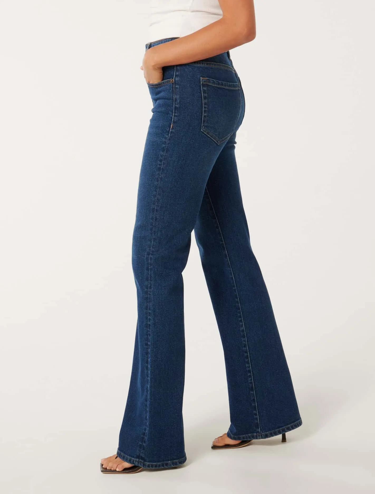 Kira Relaxed Flare Jeans