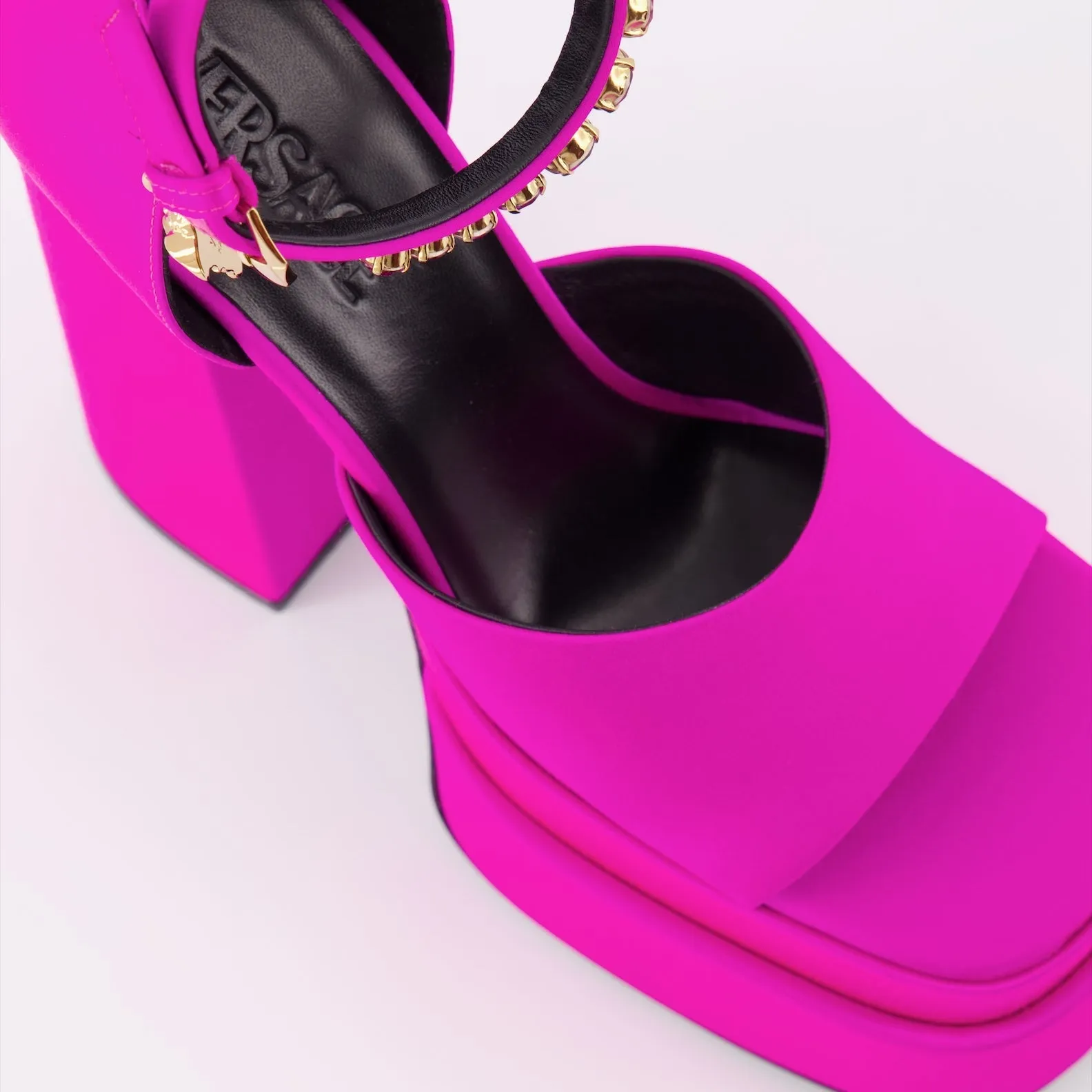 Medusa Aevitas Platform Sandals