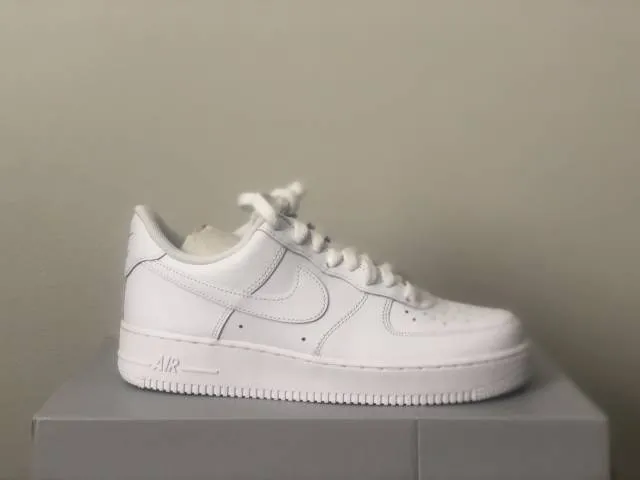 Nike Air Force 1 07' Triple White