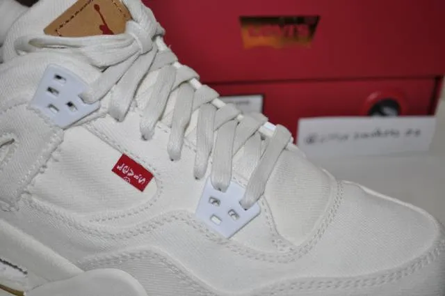 Nike air jordan 4 Retro White X Levi's GS 6.5 US 6 UK 39 EU