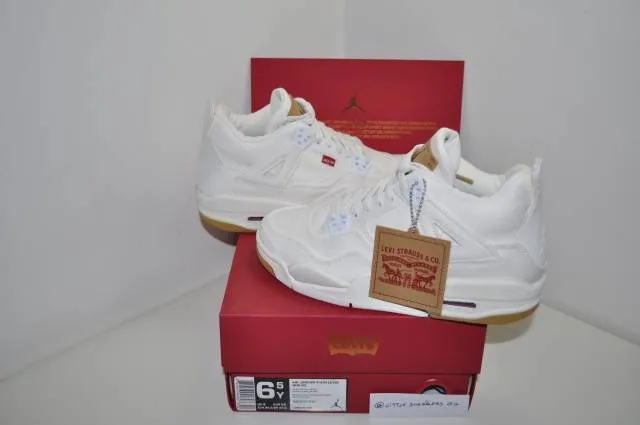 Nike air jordan 4 Retro White X Levi's GS 6.5 US 6 UK 39 EU