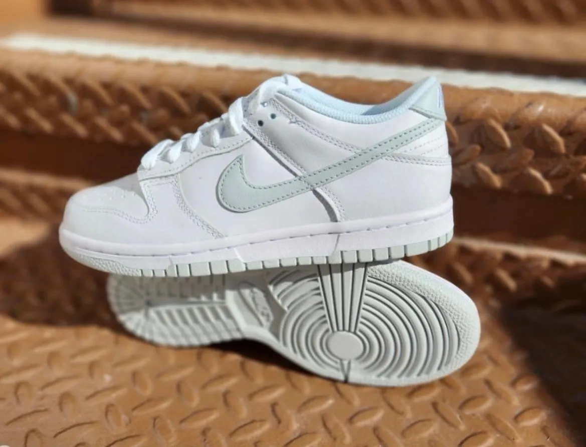 NIKE DUNK LOW WHITE NEUTRAL GREY