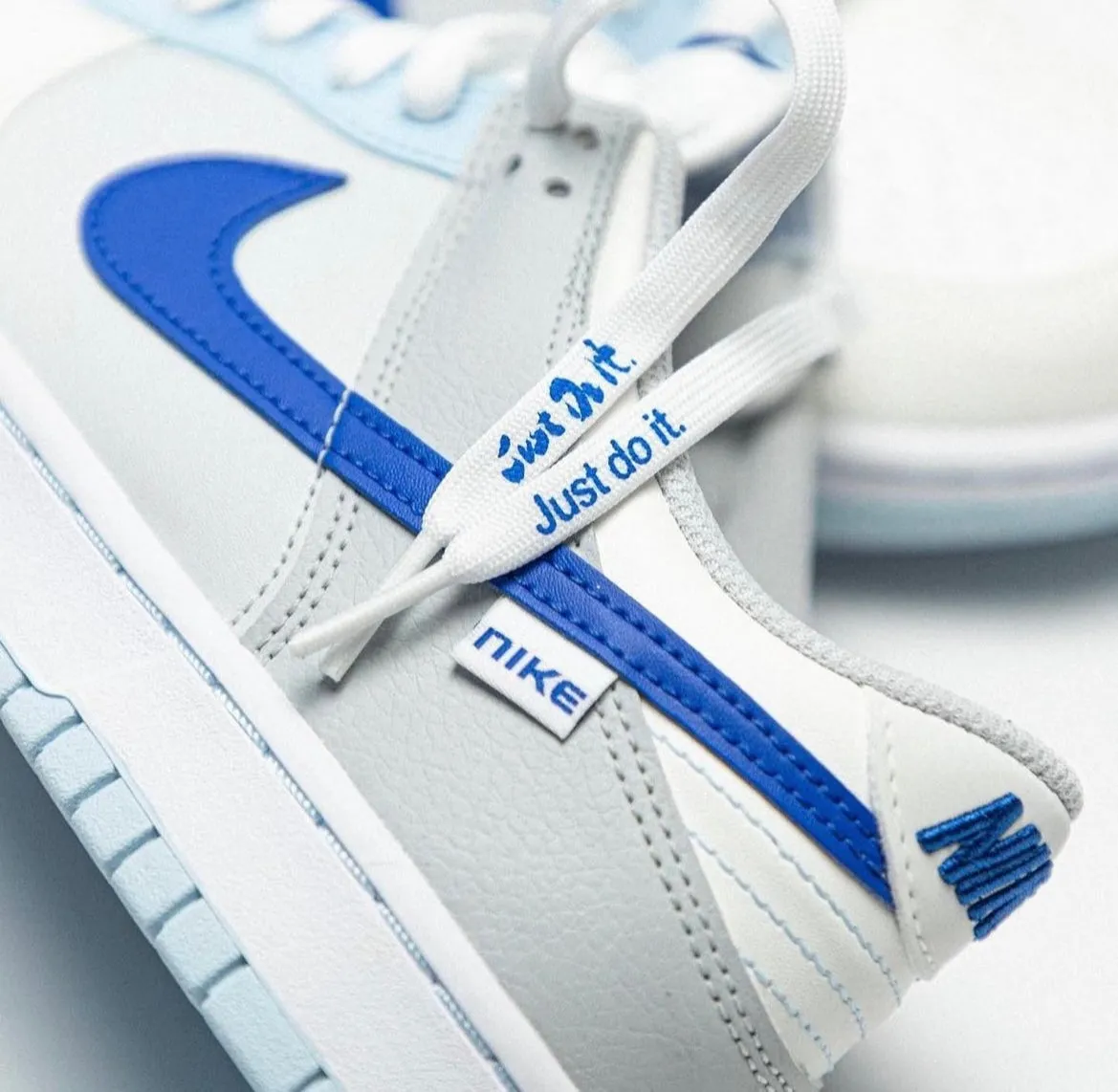 NIKE DUNK WHITE GREY ROYAL