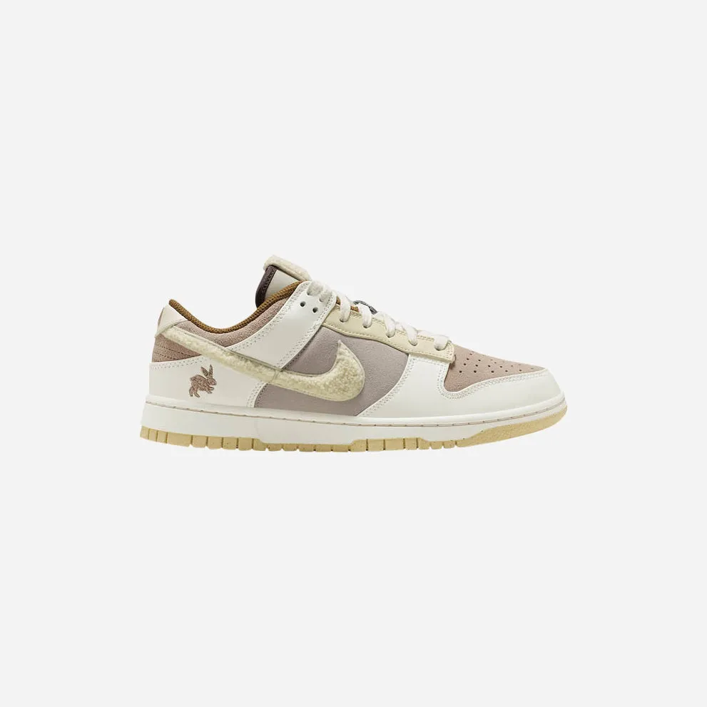 NIKE  NIKE DUNK LOW RETRO PRM YEAR OF THE RABBIT FOSSIL STONE (2023)