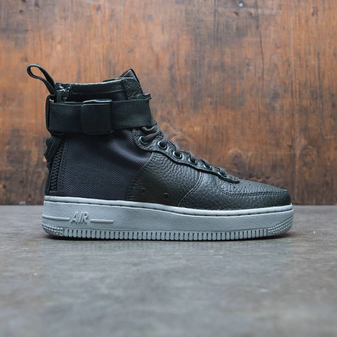 Nike Women Sf Air Force 1 Mid (olive / outdoor green-light pumice)