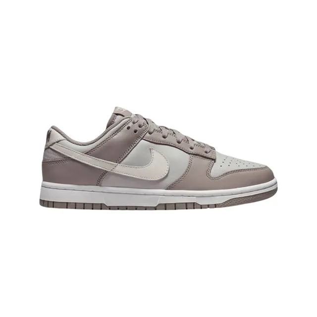 Nike women's dunk low (moon fossil/ bone beige/ moon fossil/ light orewood brown/ light iron ore/ su