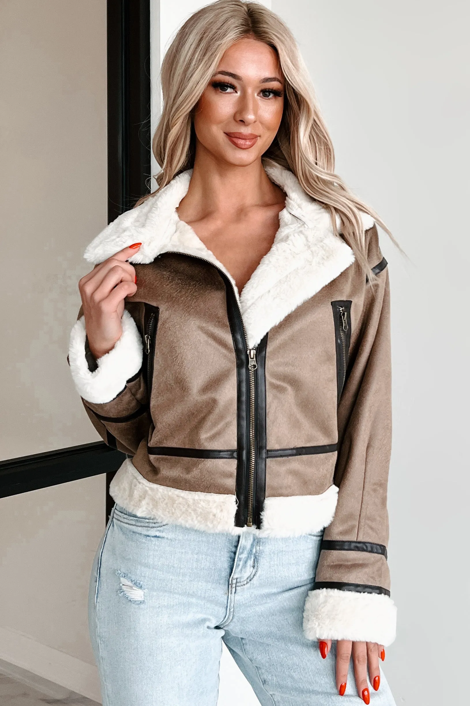 Quiet Luxury Suede Jacket With Faux Fur Contrast (Mocha)