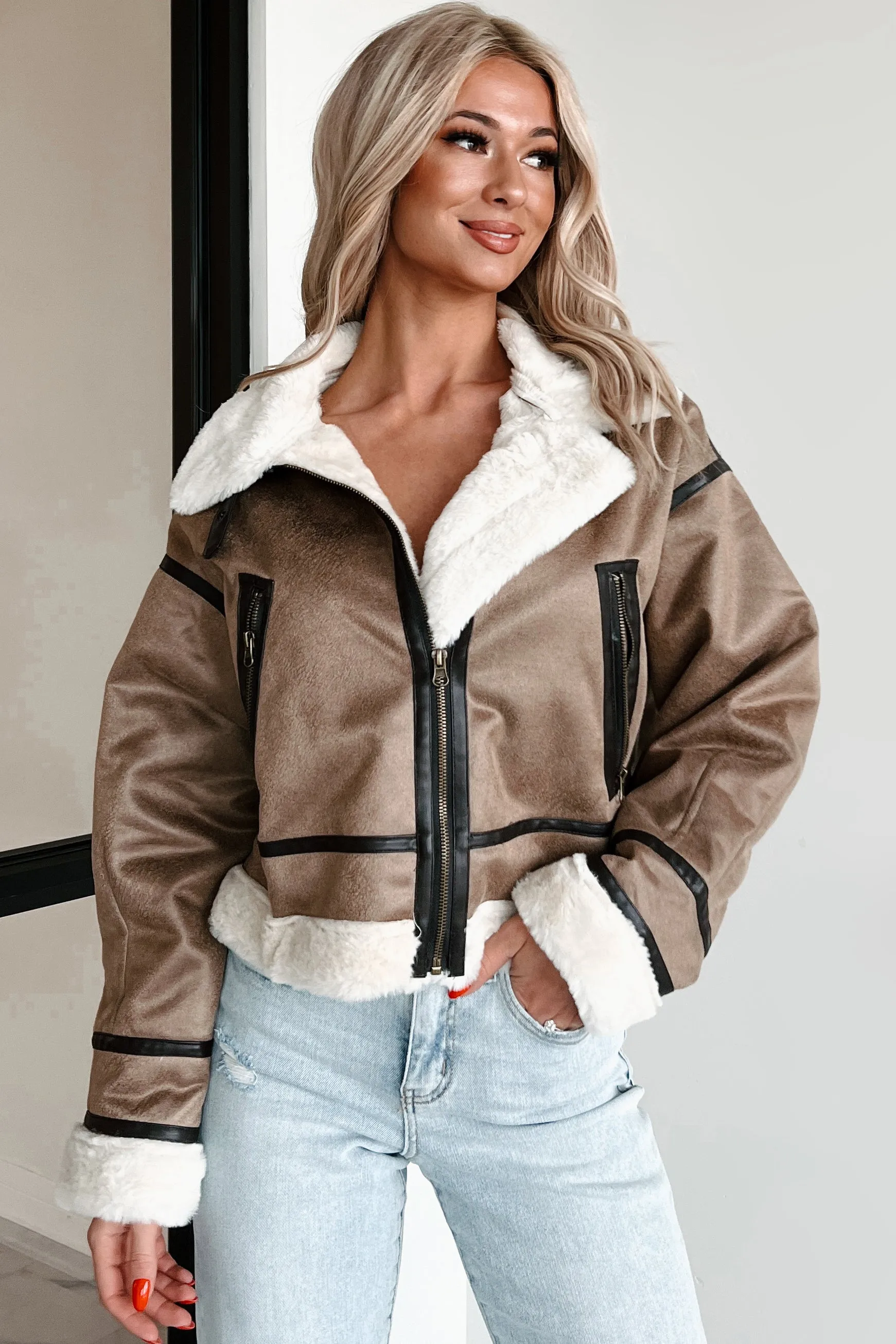 Quiet Luxury Suede Jacket With Faux Fur Contrast (Mocha)