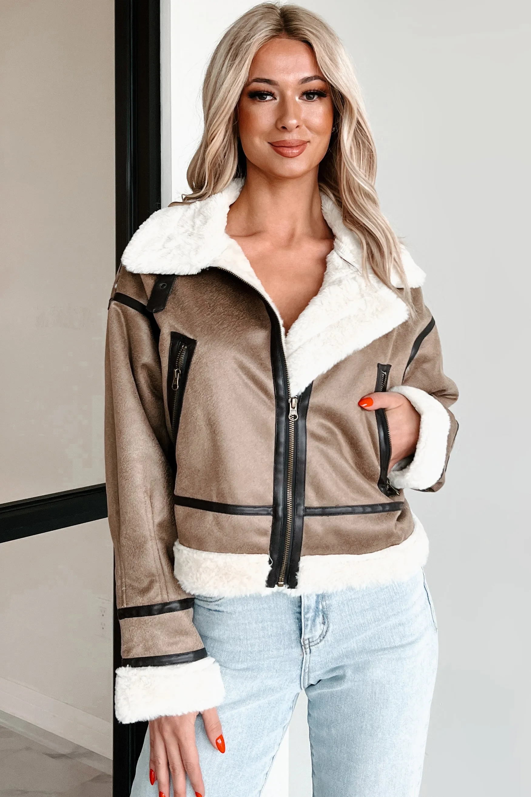 Quiet Luxury Suede Jacket With Faux Fur Contrast (Mocha)