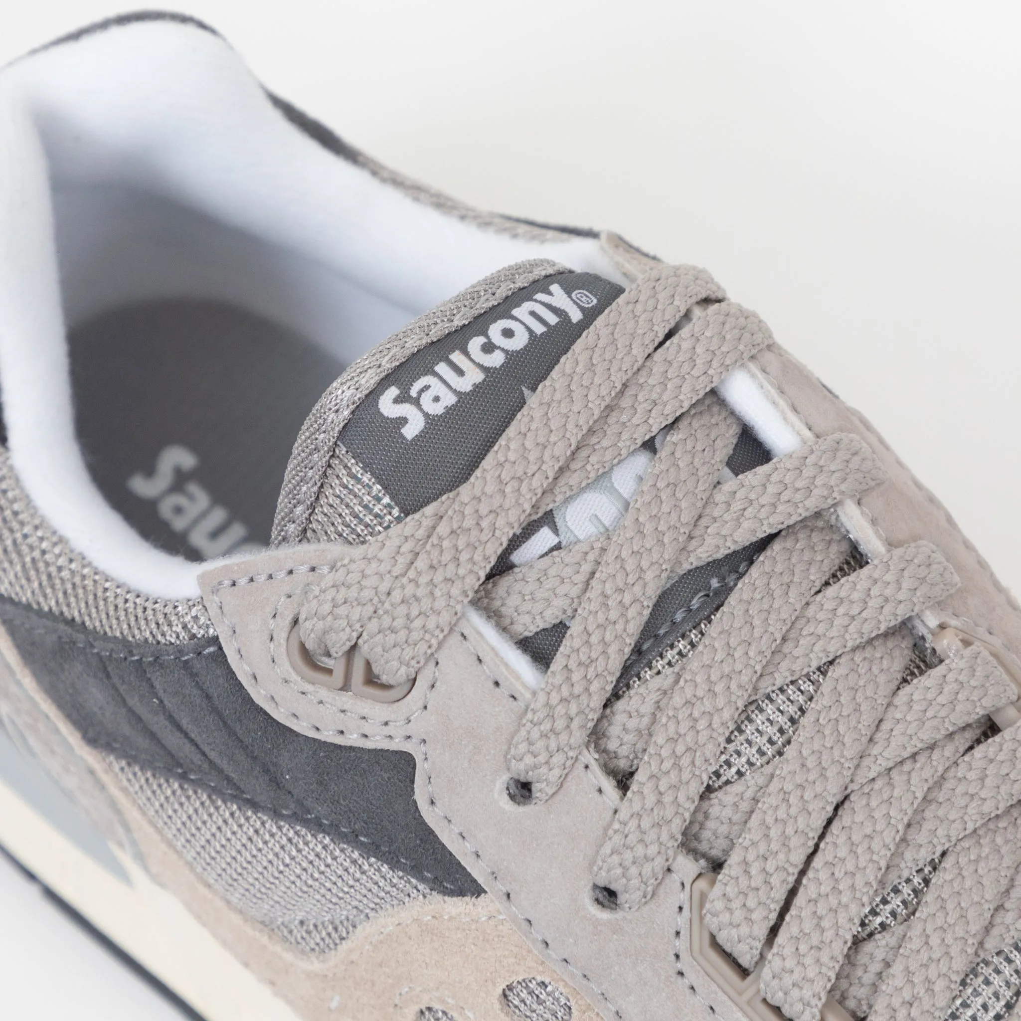 SAUCONY SAUCONY Shadow 5000 in GREY