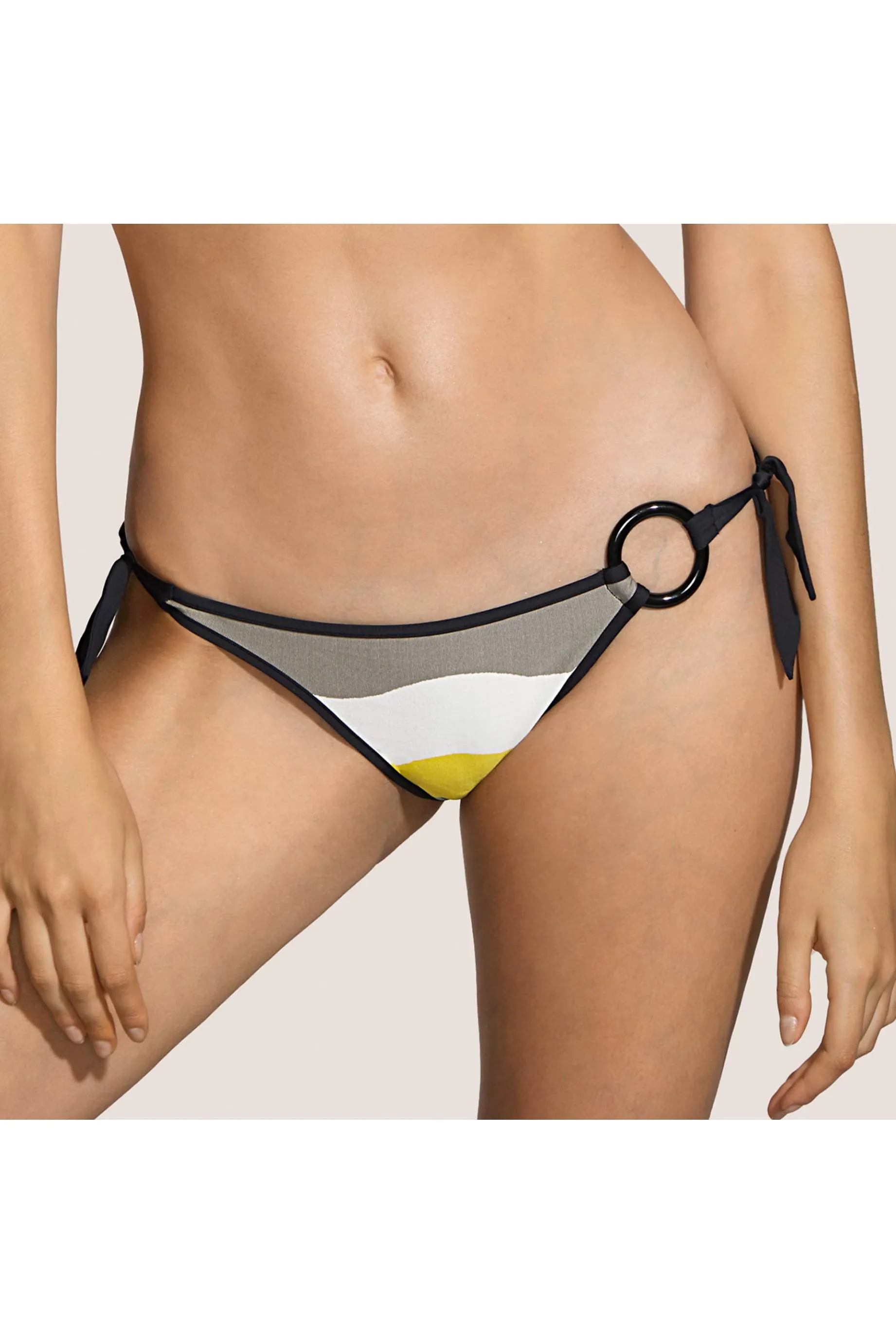 Yellow Bikini- Unas1- Andres Sarda Sale- Bikini balck-      Berlin, Bonn